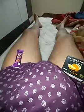 Snapshot of mommylover5 chatting on November 21, 2025, 4:39 pm mommylover5 online show from November 21, 2025, 4:39 pm