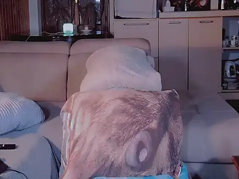 Snapshot of sola1213 chatting on October 3, 2025, 12:47 am sola1213 online show from October 3, 2025, 12:47 am