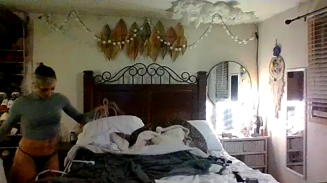 Electra Slash online show from February 22, 2026, 12:40 pm