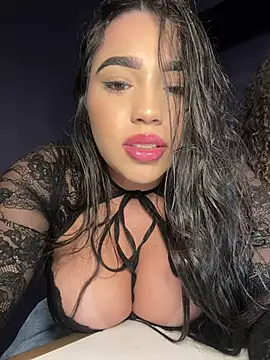 SofiaWildee online show from June 18, 2026, 11:43 pm
