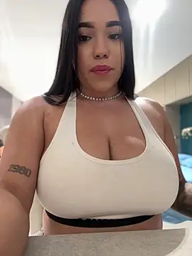 SofiaWildee online show from June 10, 2026, 11:06 pm
