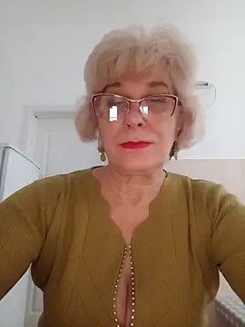 52MiaLove02 online show from November 6, 2025, 5:33 am