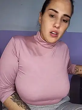 kariciasecreta online show from May 31, 2026, 2:39 am