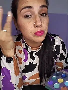 kariciasecreta online show from May 22, 2026, 1:47 am