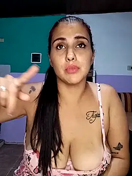 kariciasecreta online show from April 15, 2026, 12:38 am