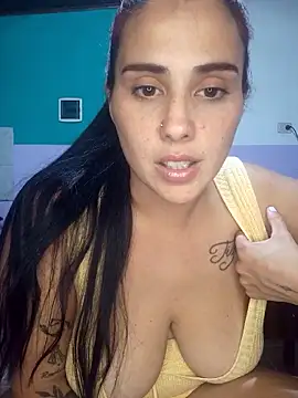 kariciasecreta online show from May 5, 2026, 1:41 am