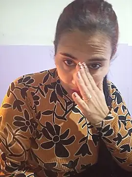 kariciasecreta online show from May 24, 2026, 12:10 am