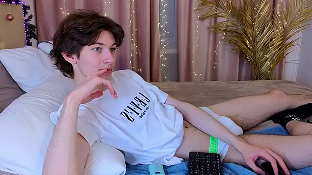  Den1s  online show from December 21, 2025, 1:46 pm