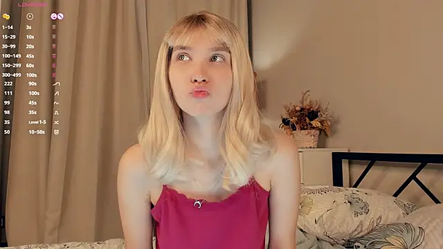 ErinBissonnette online show from November 8, 2025, 7:39 pm