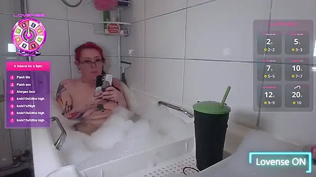 Snapshot of Harley-Moon chatting on November 25, 2025, 5:13 pm Harley-Moon online show from November 25, 2025, 5:13 pm