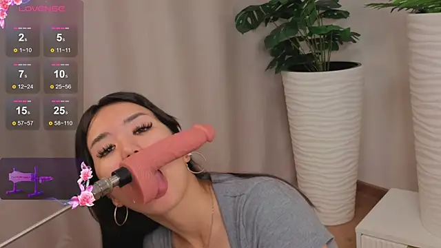 HellyPolly online show from October 6, 2025, 11:49 pm