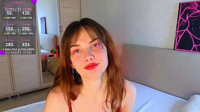 LisaDrake online show from November 19, 2025, 7:03 pm