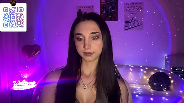 Snapshot of LinaMour chatting on April 22, 2026, 10:27 pm LinaMour online show from April 22, 2026, 10:27 pm