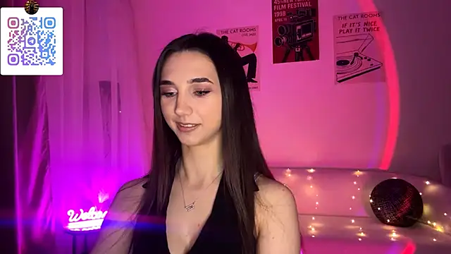 Snapshot of LinaMour chatting on March 8, 2026, 2:15 am LinaMour online show from March 8, 2026, 2:15 am