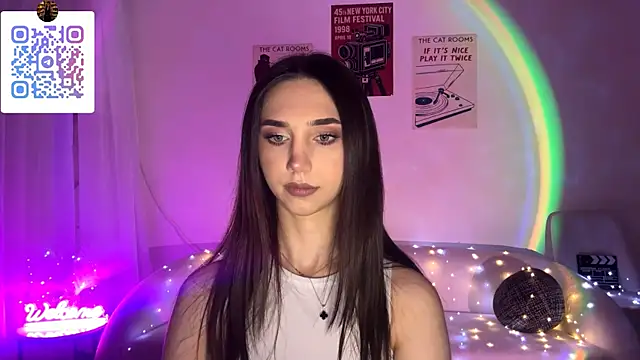Snapshot of LinaMour chatting on April 13, 2026, 10:14 pm LinaMour online show from April 13, 2026, 10:14 pm