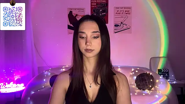 Snapshot of LinaMour chatting on April 17, 2026, 11:07 pm LinaMour online show from April 17, 2026, 11:07 pm