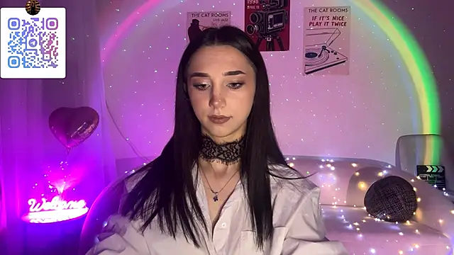 Snapshot of LinaMour chatting on April 23, 2026, 10:33 pm LinaMour online show from April 23, 2026, 10:33 pm