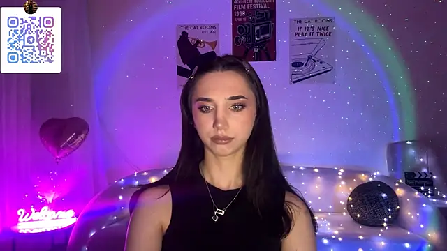 Snapshot of LinaMour chatting on April 20, 2026, 10:22 pm LinaMour online show from April 20, 2026, 10:22 pm