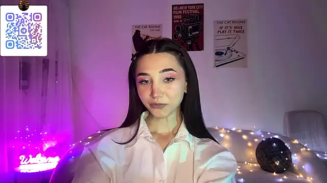 Snapshot of LinaMour chatting on April 2, 2026, 10:38 pm LinaMour online show from April 2, 2026, 10:38 pm
