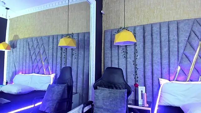 Snapshot of SkylerBloomm chatting on February 22, 2026, 2:47 am SkylerBloomm online show from February 22, 2026, 2:47 am