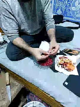 yazinyazin1 online show from March 6, 2026, 8:48 pm