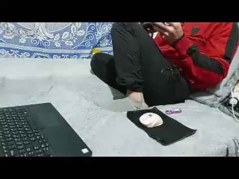 yazinyazin1 online show from February 25, 2026, 5:13 pm