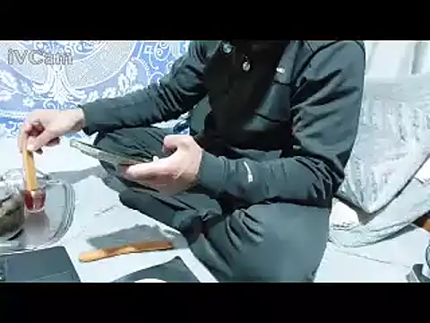 yazinyazin1 online show from February 21, 2026, 8:11 pm