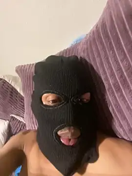 Snapshot of fitsexyman chatting on April 5, 2026, 9:32 pm fitsexyman online show from April 5, 2026, 9:32 pm
