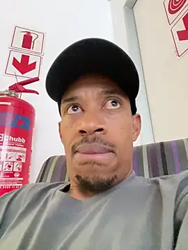 fitsexyman online show from October 29, 2025, 8:35 am