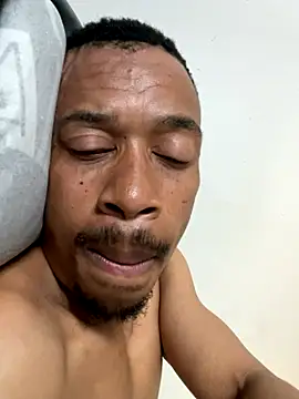 fitsexyman online show from November 23, 2025, 3:55 pm