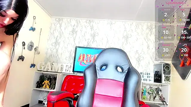 Candy Walker  online show from October 24, 2025, 7:35 pm