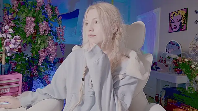 Talulaa online show from April 13, 2026, 7:40 pm