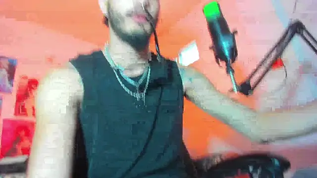 LovexJuxn  online show from December 22, 2025, 8:09 pm