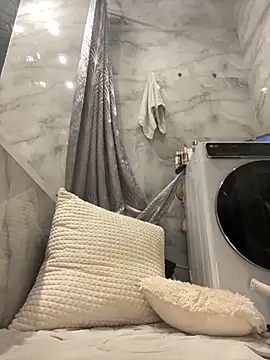 Snapshot of Kitty_Kisss chatting on December 1, 2025, 3:57 pm Kitty Kisss online show from December 1, 2025, 3:57 pm