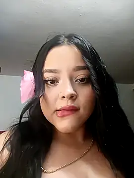 Snapshot of Juanita2215 chatting on September 15, 2025, 1:28 am Juanita2215 online show from September 15, 2025, 1:28 am