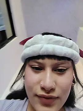 Eva Clark01 online show from October 24, 2025, 1:21 pm