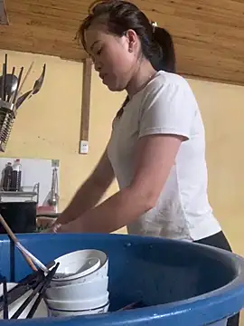 tuyetnhi-00 online show from October 14, 2025, 11:25 pm