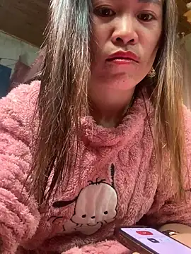 tuyetnhi-00 online show from December 18, 2025, 1:33 am