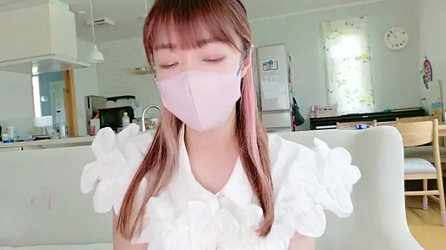 Snapshot of SUZU_1201 chatting on July 25, 2026, 1:57 am SUZU 1201 online show from July 25, 2026, 1:57 am