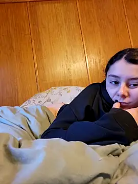 YoungLiisaxx online show from December 2, 2025, 7:10 am