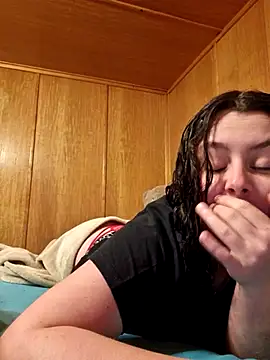 YoungLiisaxx online show from March 16, 2026, 9:39 pm