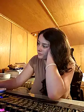 YoungLiisaxx online show from March 15, 2026, 9:33 pm