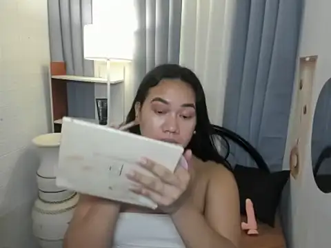 TsUncutKaren online show from November 25, 2025, 5:30 am