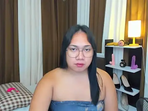 TsUncutKaren online show from September 28, 2025, 5:42 pm