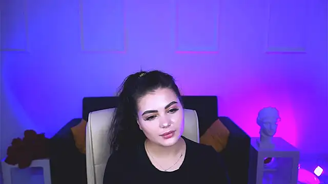 NaomiWilsons online show from September 13, 2025, 10:15 am