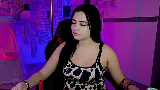 NaomiWilsons online show from September 25, 2025, 8:31 am