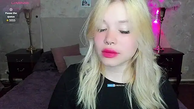 Diana Dream online show from October 25, 2025, 8:09 pm