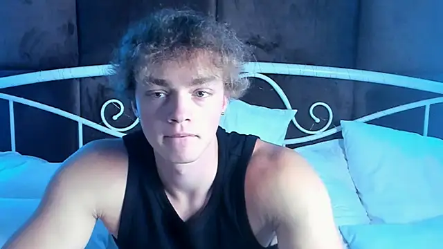 ChaseMuscular online show from October 8, 2025, 4:08 pm