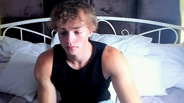 ChaseMuscular online show from October 10, 2025, 10:38 am