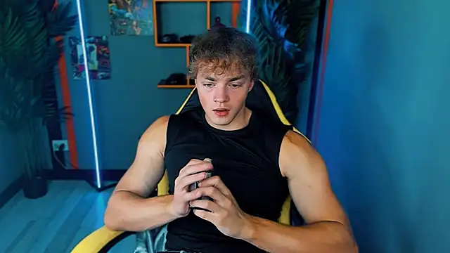 ChaseMuscular online show from September 20, 2025, 10:31 am